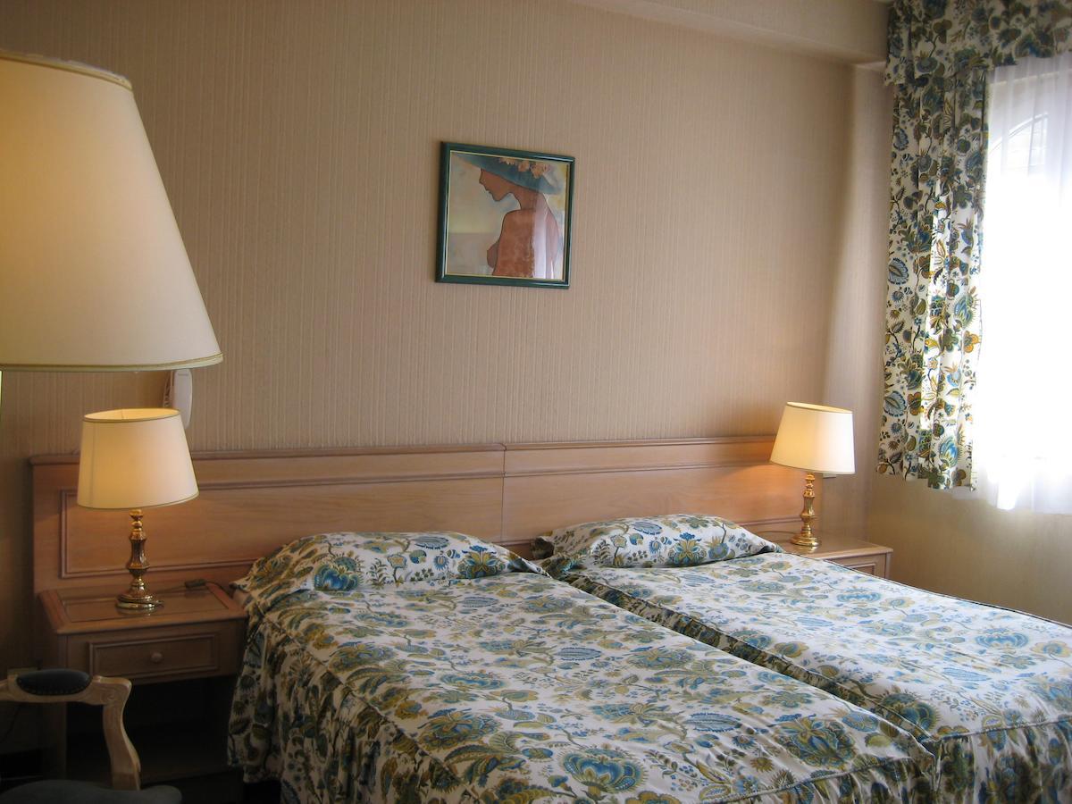 Hotel Bellevue De Tradition Familiale Morcenx Habitación foto